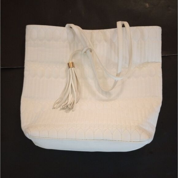 🆕👜SR2 Sondra Roberts Quilted Tote Shoulder Bag with Tassel - Picture 2 of 9